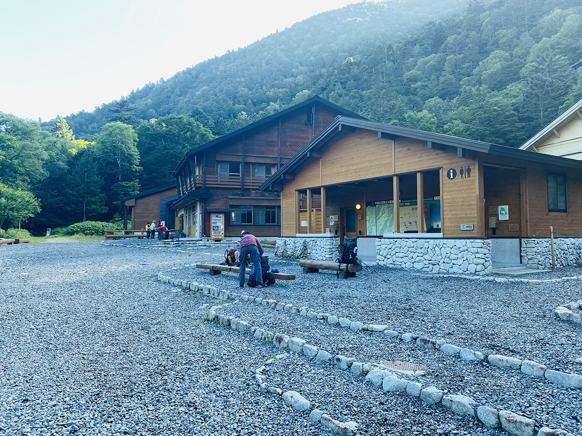 山小屋横尾山荘