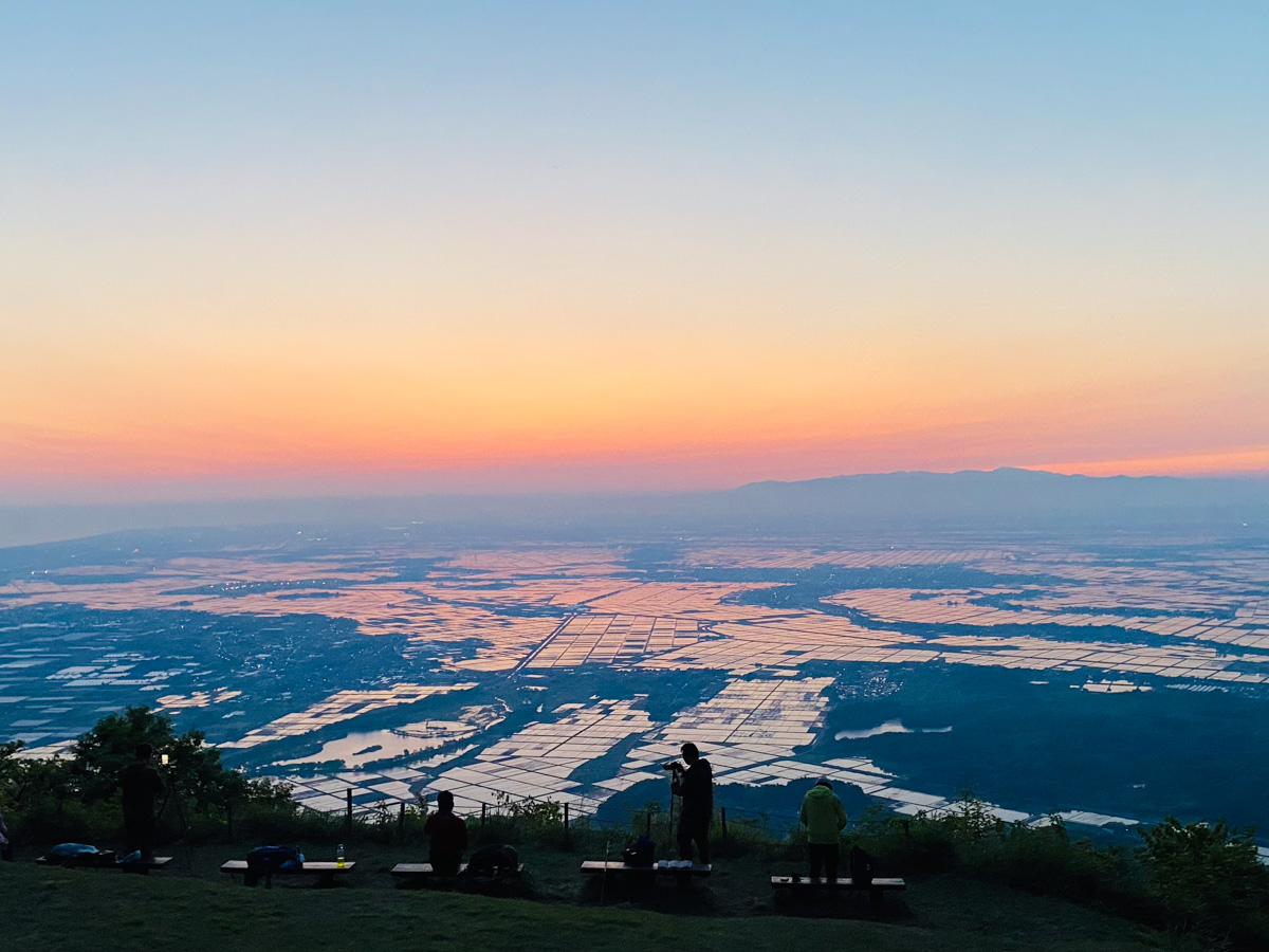 新潟県の角田山を日帰りご来光登山