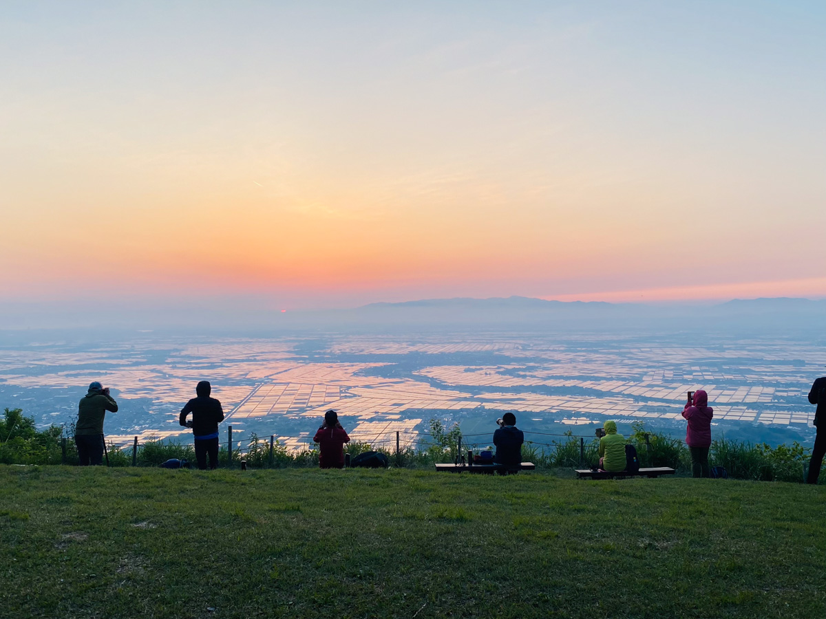 新潟県の角田山を日帰りご来光登山