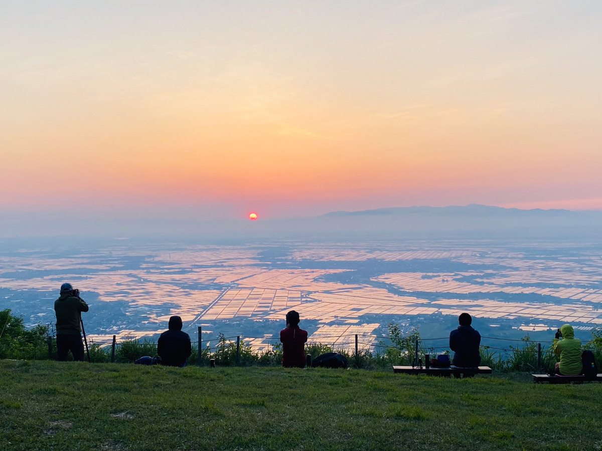 新潟県の角田山を日帰りご来光登山