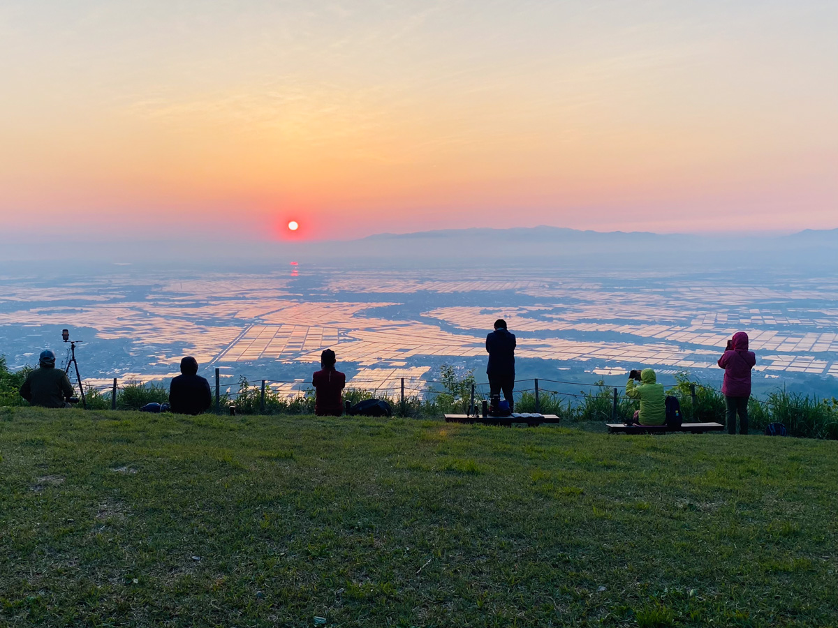 新潟県の角田山を日帰りご来光登山