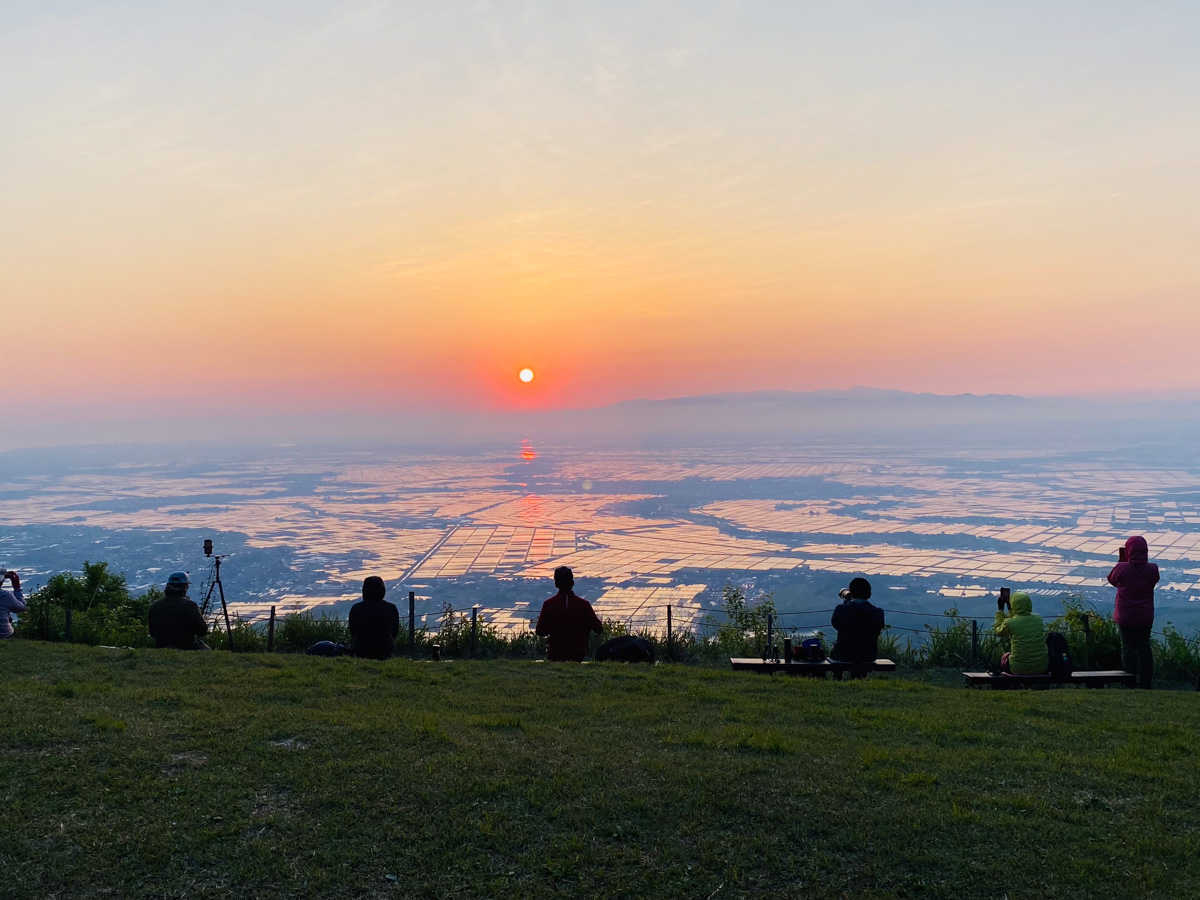 新潟県の角田山を日帰りご来光登山