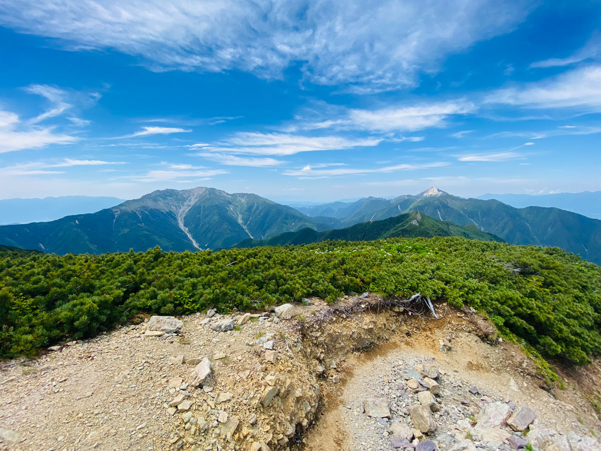 北岳山荘にテント泊した南アルプス登山日記（北岳、間ノ岳、農鳥岳）