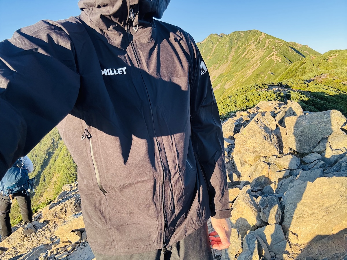 マッシュが使っている登山道具リスト(ミレー ティフォン ストレッチジャケット、ストレッチパンツ)