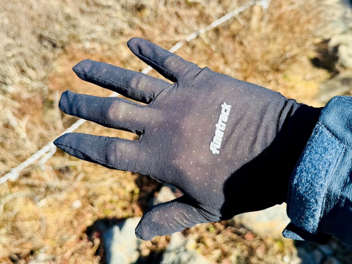 マッシュが使っている登山道具リスト(ファイントラックドライレイヤーインナーグローブ)