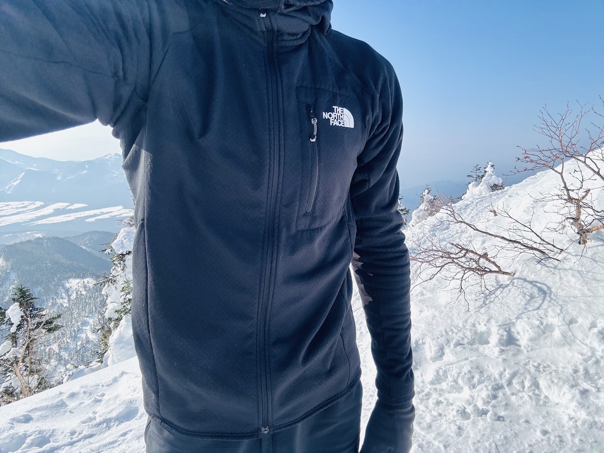 マッシュが使っている登山道具リスト(ザ・ノースフェイスエクスペディショングリッドフリース)