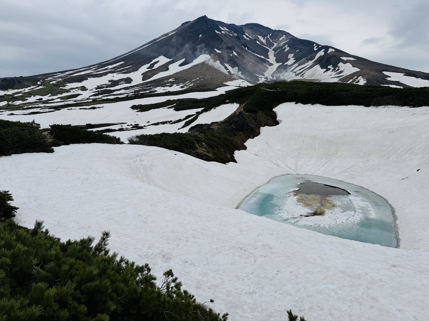 大雪山旭岳日帰り登山日記(夫婦池)