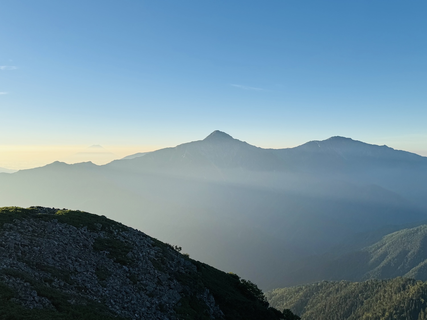 南アルプス仙塩尾根テント泊縦走登山(仙丈ヶ岳)