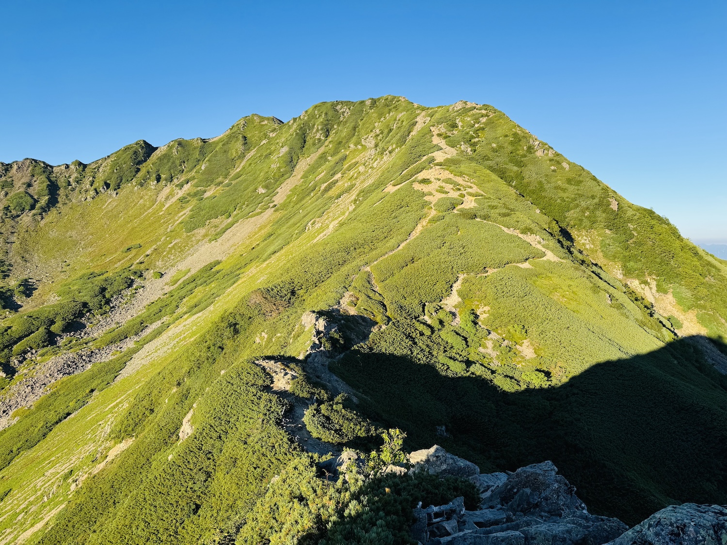 南アルプス仙塩尾根テント泊縦走登山(仙丈ヶ岳)