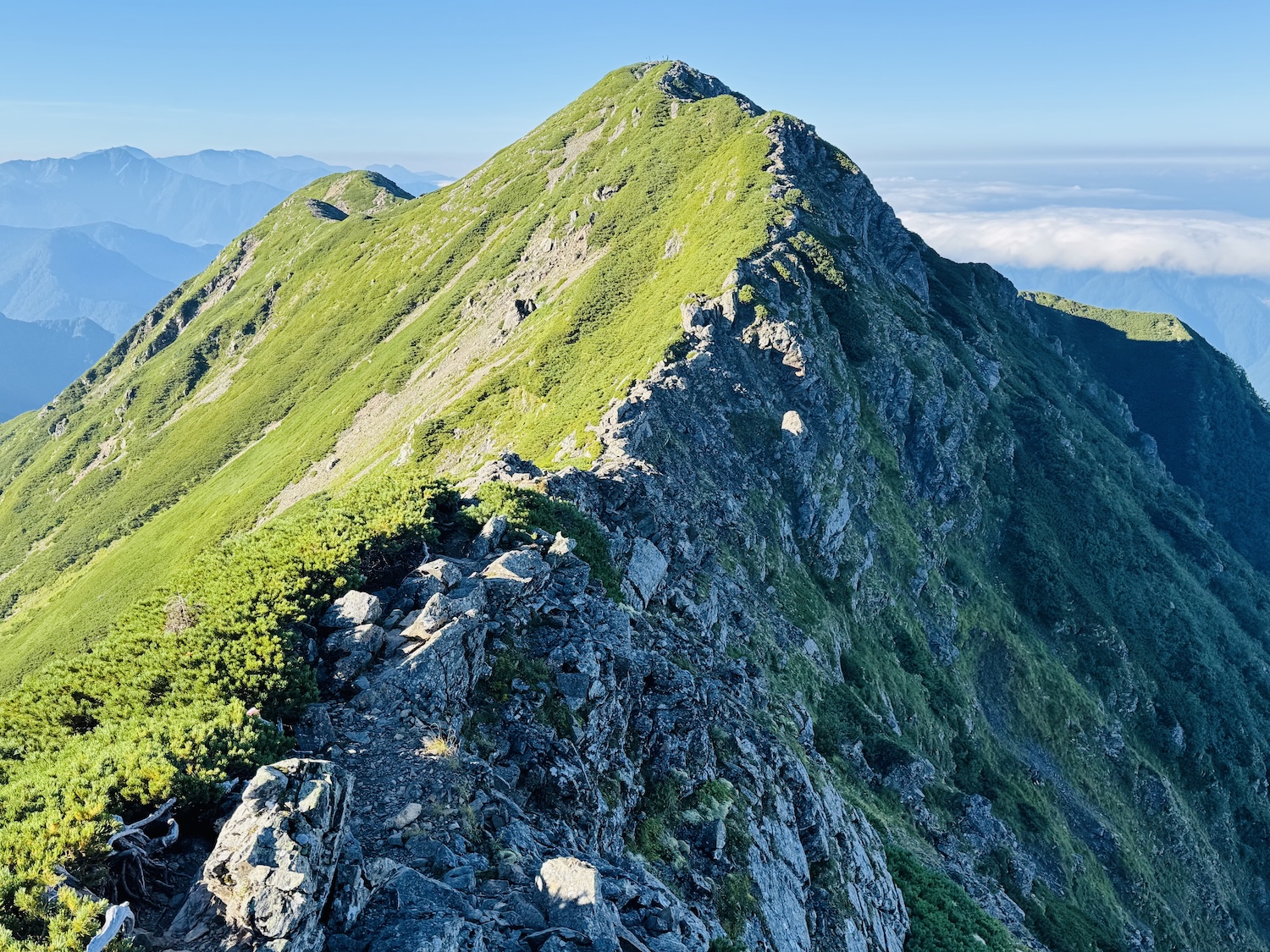 南アルプス仙塩尾根テント泊縦走登山(仙丈ヶ岳)