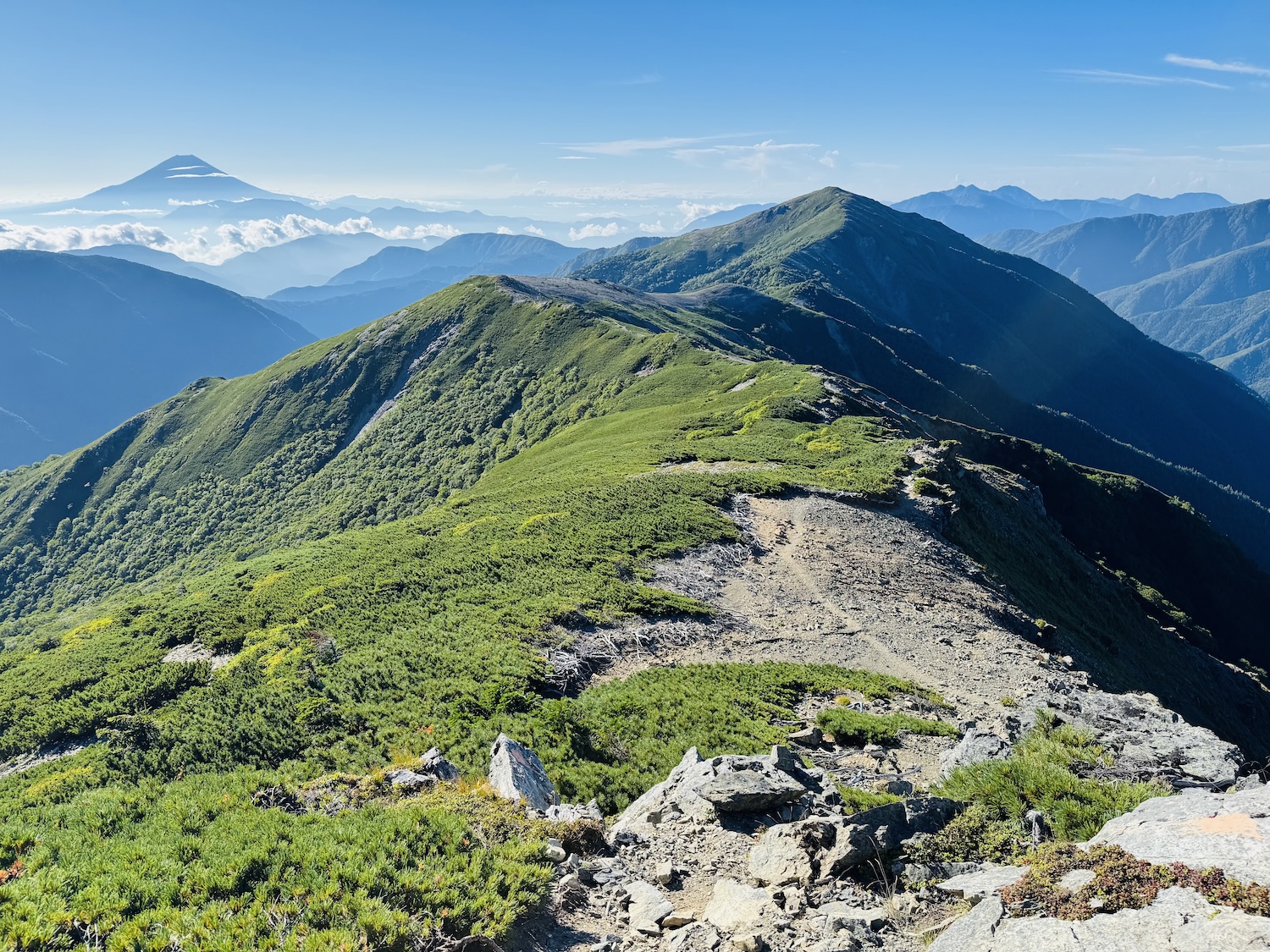 南アルプス仙塩尾根テント泊縦走登山(蝙蝠岳)