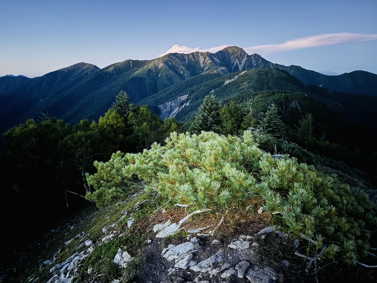 南アルプス仙塩尾根テント泊縦走登山(新蛇抜山)