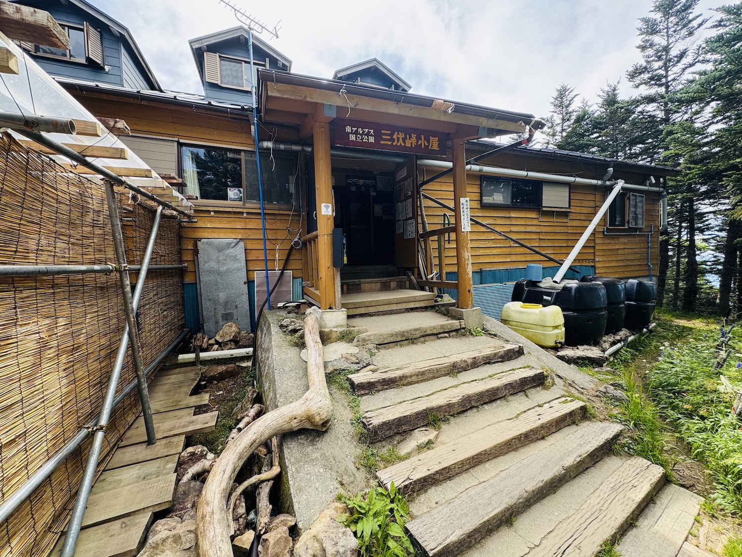 南アルプス仙塩尾根テント泊縦走登山(三伏峠小屋)