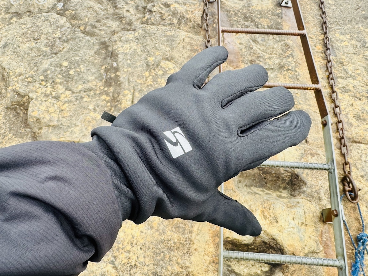 マッシュが使っている登山道具リスト(ファイントラック フラッドラッシュEXPグローブ)