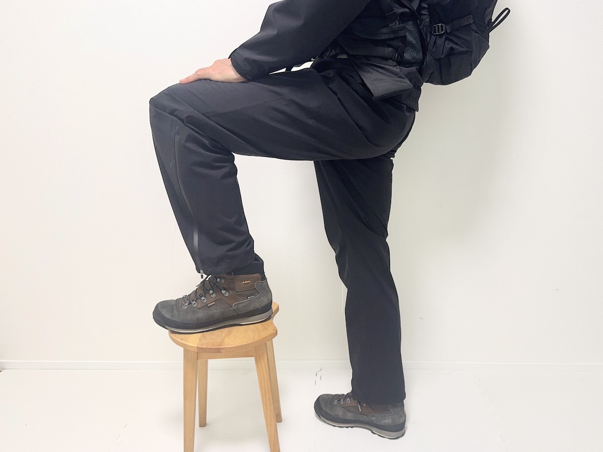 【ミレーティフォンストレッチパンツをレビュー】雨の登山でも不快感を軽減!高透湿レインパンツの実力を徹底解説