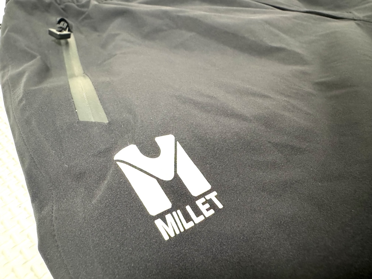 【ミレーティフォンストレッチパンツをレビュー】雨の登山でも不快感を軽減!高透湿レインパンツの実力を徹底解説